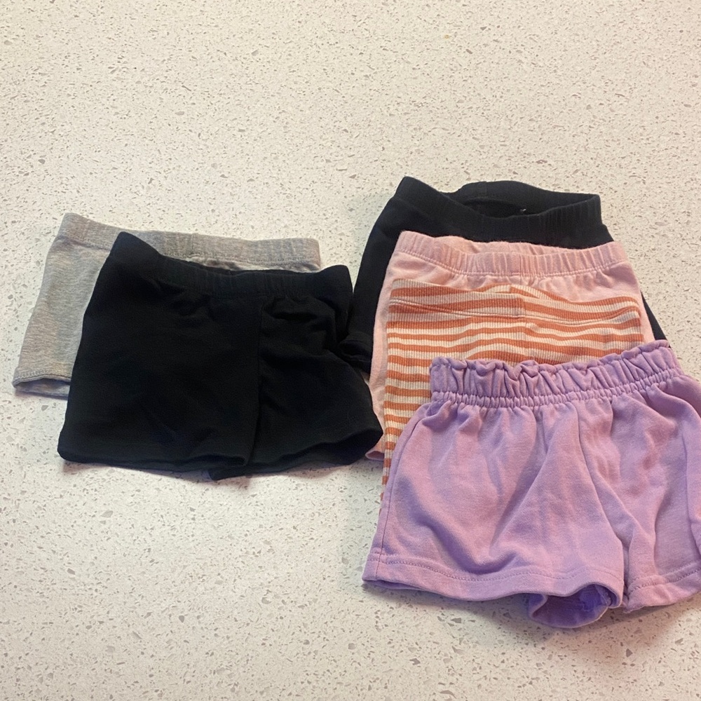 Bundle of 18m shorts for girl